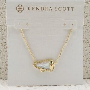 Kendra Scott Cheer Gold Short Pendant Necklace